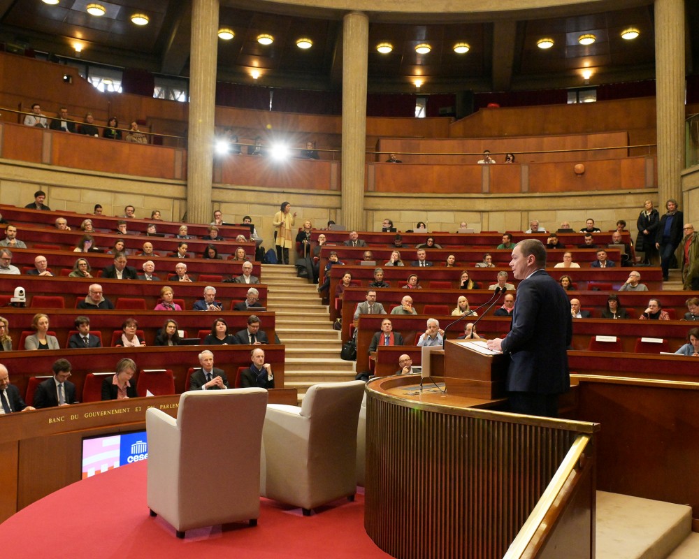 Olivier Dussopt, Ministre du Travail, du plein emploi et de l'Insertion dans l'hémicycle du CESE