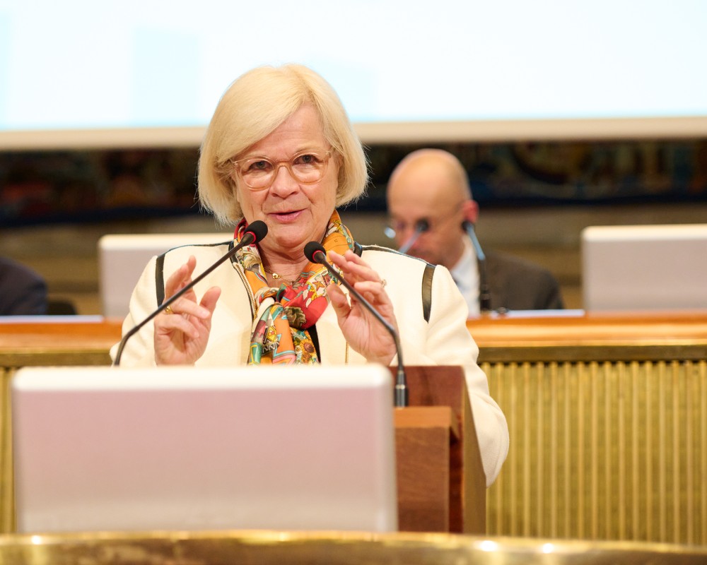 Catherine Vautrin Séance plénière CESE : Soutenir l'autonomie, les besoins et leurs financements