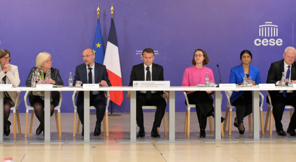 Agnès Firmin Le Bodo, Catherine Vautrin, Thierry Beaudet, Emmanuel Macron, Claire Thoury, Prisca Thévenot, Olivier Falorni