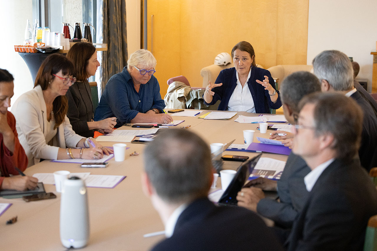 Photo des membres du Comité de gouvernance au travail