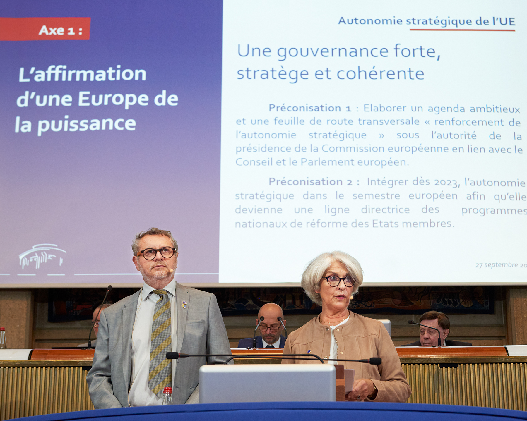 Les rapporteurs à la tribune