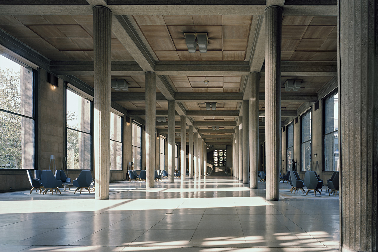 Photo de la salle hypostyle du Palais d'Iéna