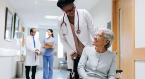 L'hôpital au service du droit à la santé pour toutes et tous