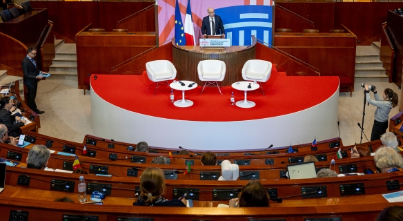 Thierry Beaudet lors d'u discours d'ouverture en hémicycle