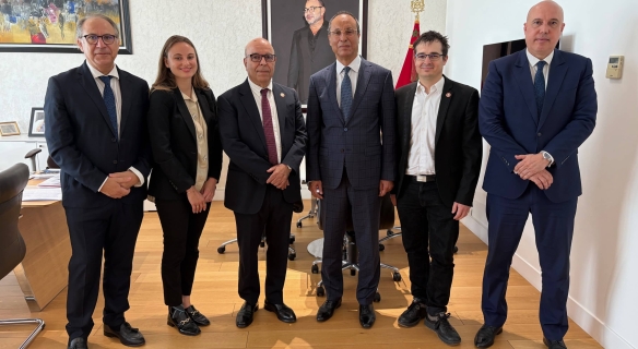 Participants à la rencontre entre la délégation du CESE français et du CESE marocain