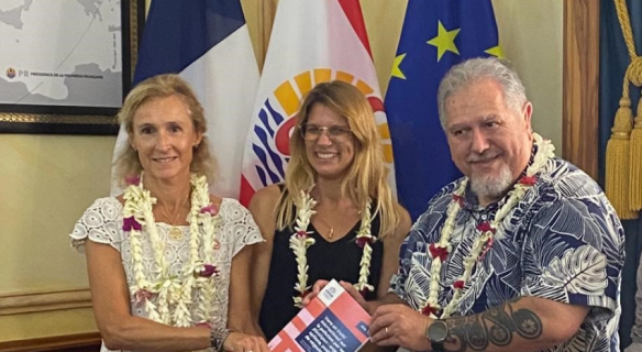 Sabine Roux de Bézieux, Nathalie Van den Broeck et Moetai Brotherson