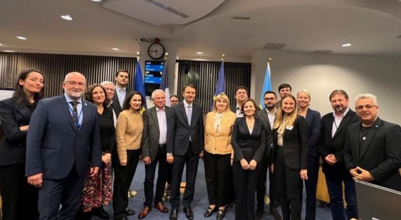 Photo avec les participants au séminaire