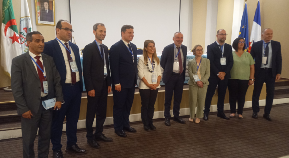 Photo de groupe des représentants des parties prenantes du jumelage