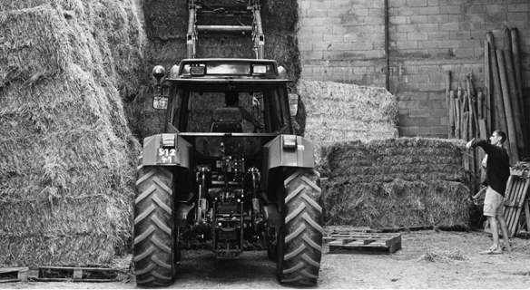 PhotographieTracteur et paysan