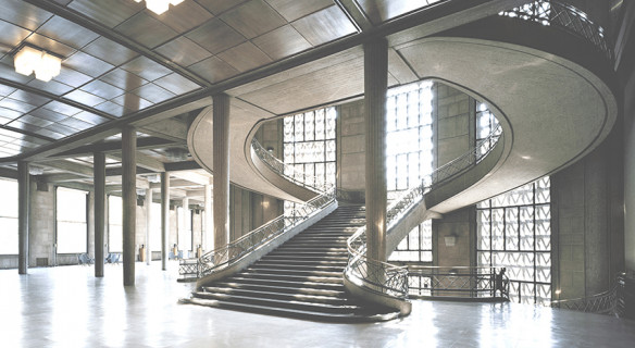 Grand escalier du CESE