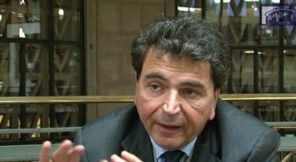 Questions à Pierre LELLOUCHE