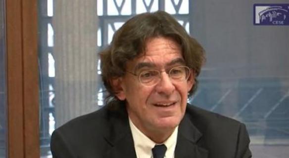 Questions à Luc Ferry