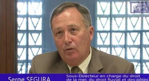 pôles au Ministère des Affaires étrangères...