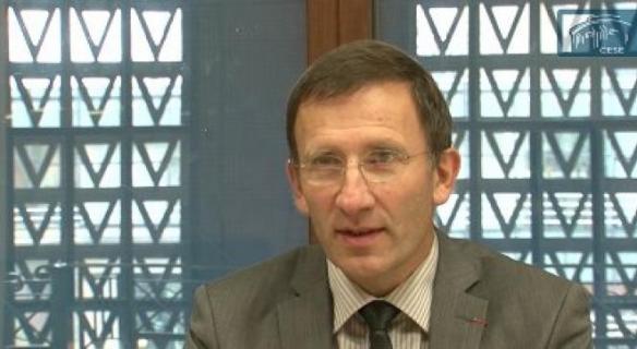 Questions à Olivier LAROUSSINIE